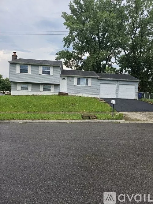 2551 Niantic Dr House for rent in Columbus, OH