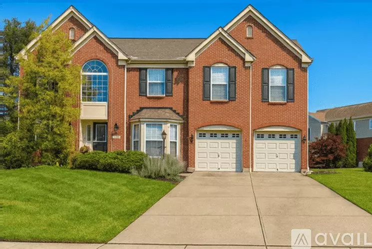 5581 Crestwood Dr House for rent in Mason, OH