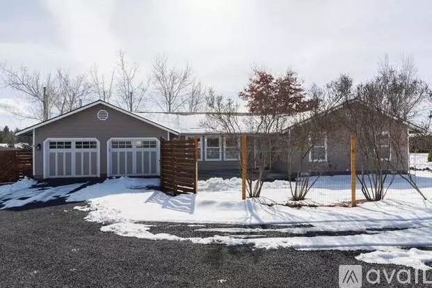 8627 SW Panorama Rd Apartment for rent in Terrebonne, OR