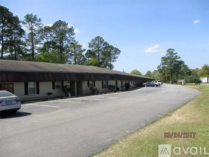 1530 W Oakridge Dr Unit Various Apartment for rent in Albany, GA
