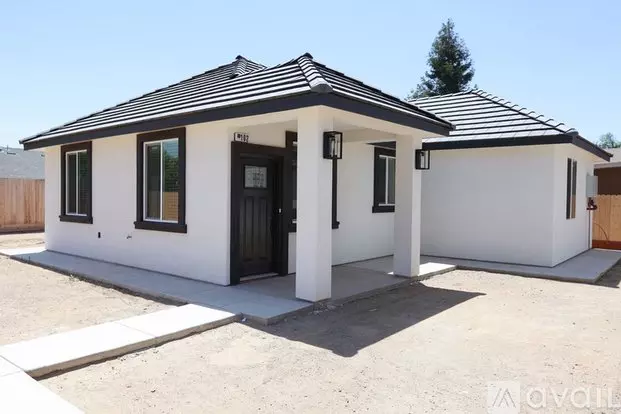 590 Lincoln Ave Apartment for rent in Dinuba, CA