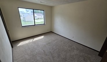 3614 25th Street Unit Btm Floor Moline Apartment for rent in Moline, IL