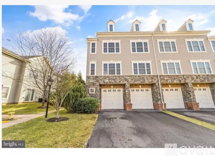 11114 Wortham Crest Circle Unit Chatsworth Vlg Apartment for rent in Manassas, VA