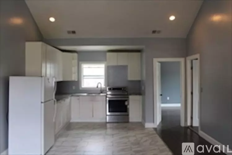 211 Green St Unit 2 Apartment for rent in Brockton, MA