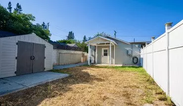 4 of 15 9316 Dork St Unit 1/2 Apartment for rent in Pico Rivera, CA