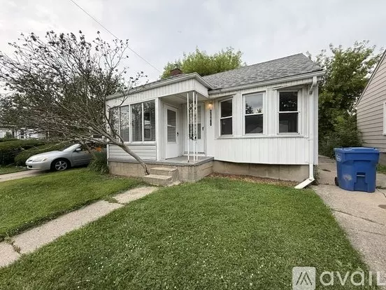 21160 Dexter Blvd Apartment for rent in Warren, MI