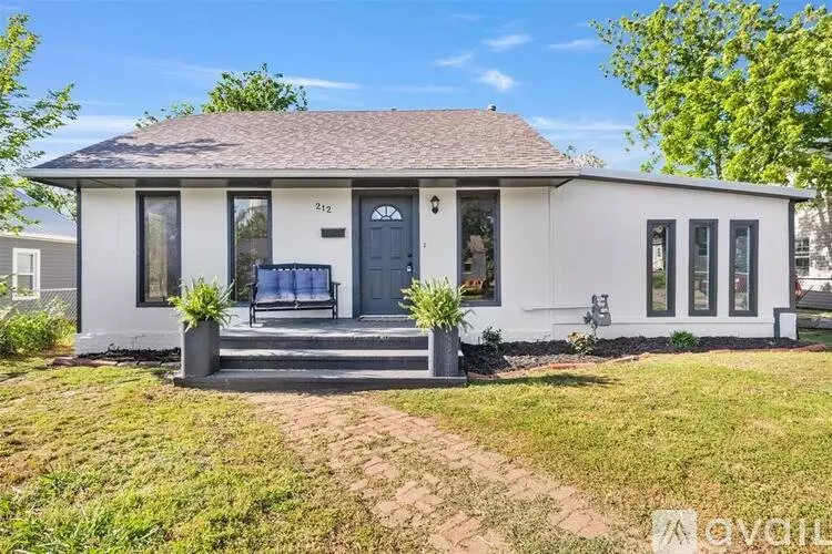 212 W Rosa St House for rent in Shawnee, OK