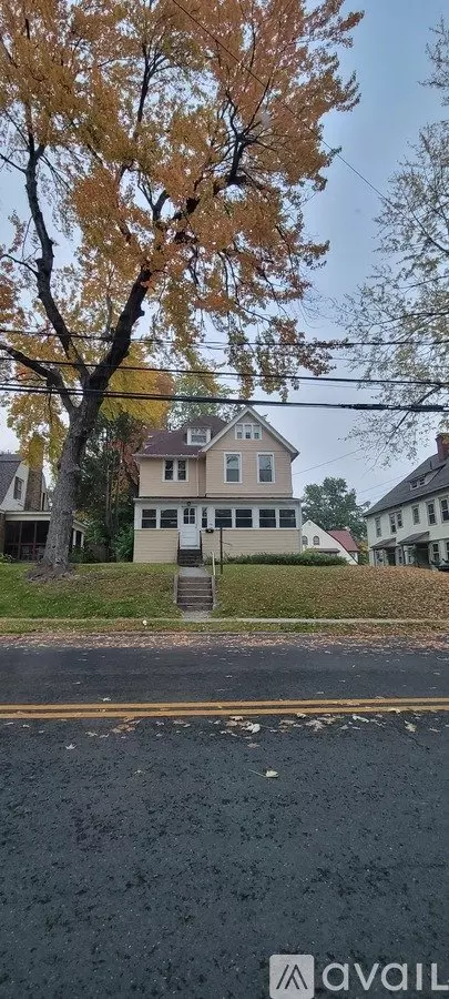 118 Warrenton Ave Unit 3 Apartment for rent in Hartford, CT
