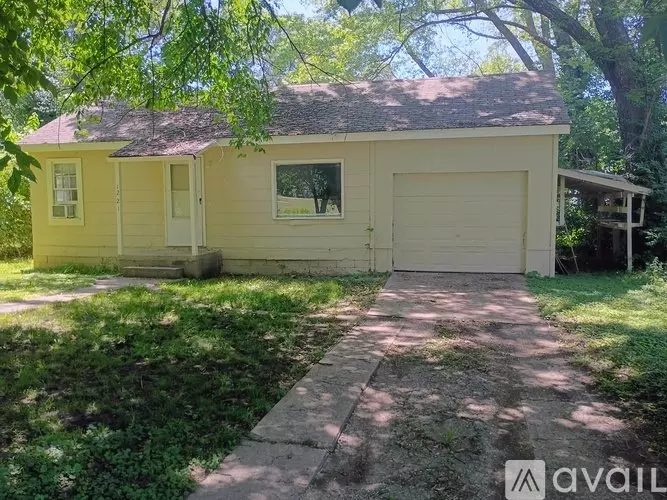 1221 Brook House for rent in Lawrence, KS