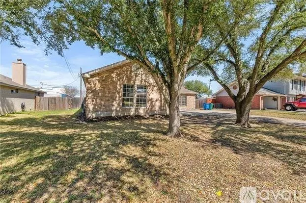 2906 Greenlawn St Apartment for rent in Taylor, TX