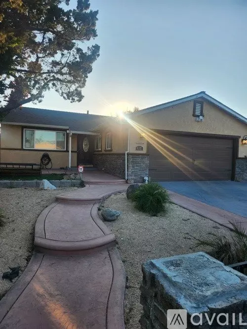 417 Elm Ave House for rent in Manteca, CA