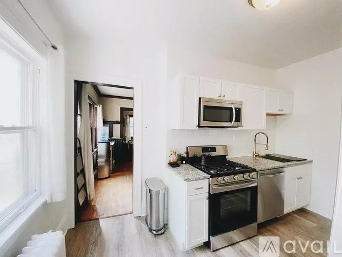 1086 12 Th Ave Unit 1 SE Apartment for rent in Minneapolis, MN