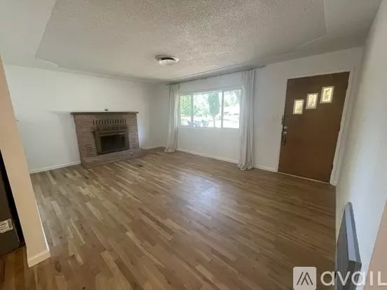2117 Deerfield Ave Apartment for rent in Redding, CA