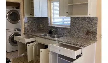 4 of 7 579 N Hill Ave Unit A Apartment for rent in Pasadena, CA