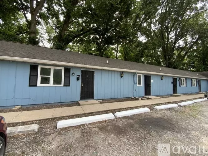 1227 Clarence St Unit 5 Apartment for rent in Danville, IL