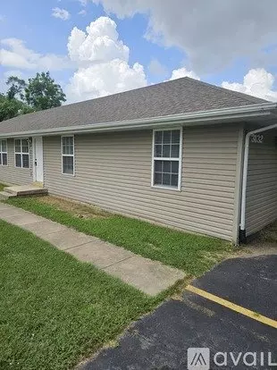 3132 W Commercial St Unit A Apartment for rent in Springfield, MO