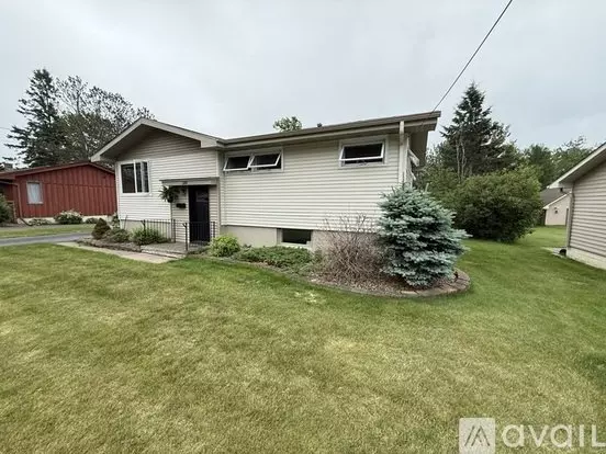 588 W Winona St Apartment for rent in Duluth, MN 588 W Winona St Apartment for rent in Duluth, MN