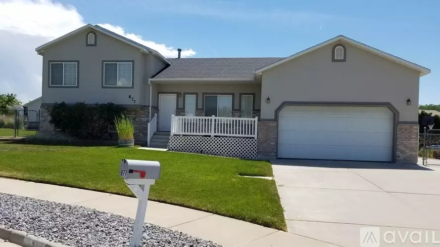 877 W 1145 N House for rent in Clinton, UT