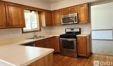 3 of 19 2790 Carriage Way House for rent in Aurora, IL