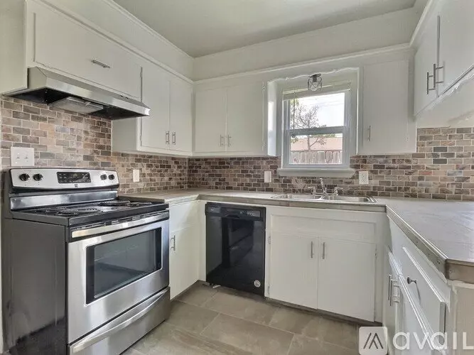 6116 S Madison Pl Unit A Apartment for rent in Tulsa, OK