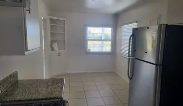 3 of 15 4646 1 2 West Point Loma Boulevard House for rent in San Diego, CA