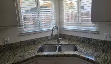 4 of 15 4646 1 2 West Point Loma Boulevard House for rent in San Diego, CA