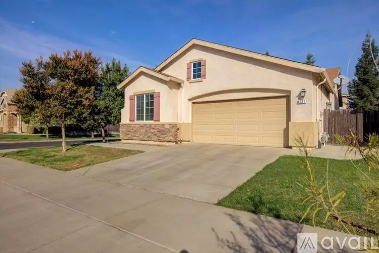 4321 Strathmore Pl House for rent in Merced, CA