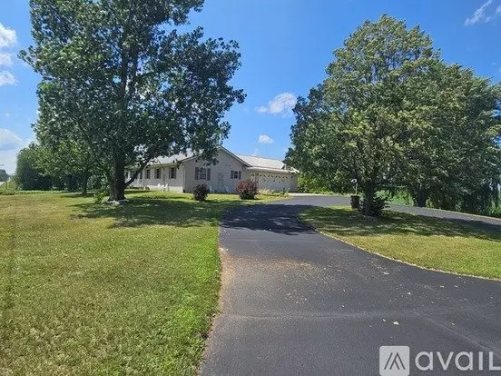 8114 W Townsend Rd Apartment for rent in Janesville, WI