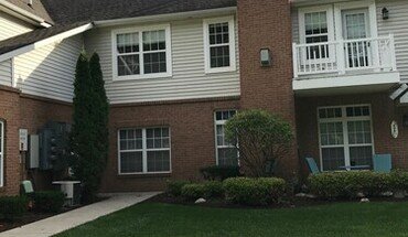 668 Olde English Cir Unit 38 Apartment for rent in Howell, MI