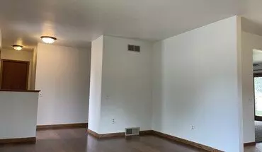 3 of 29 323 Santa Fe Trl House for rent in Waunakee, WI