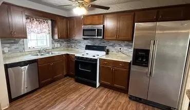 4 of 9 904 N Julian St House for rent in Altus, OK