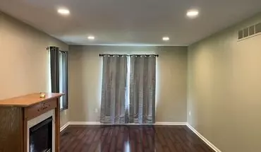 3 of 10 1992 Hartshorn Ave House for rent in Troy, MI
