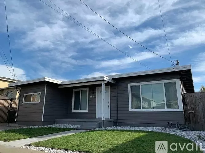 1314 Ashby Ave House for rent in Berkeley, CA