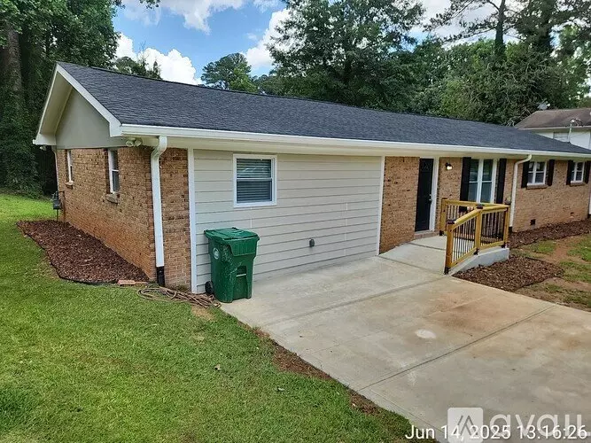 2348 Clifton Springs Mnr House for rent in Decatur, GA