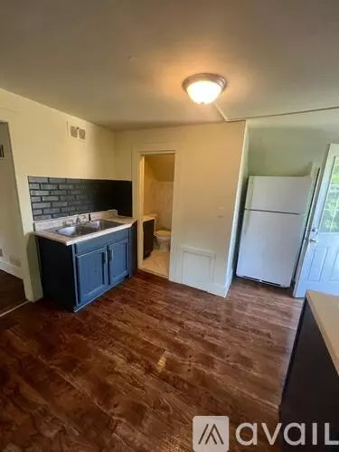1037 Bluff St Unit Unit Apartment for rent in Beloit, WI