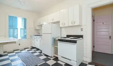 2 of 7 923 Beacon St Unit 2 Apartment for rent in Boston, MA