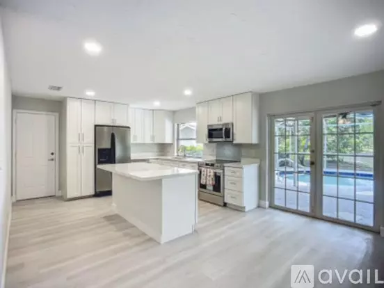 5542 32nd Ave SW Apartment for rent in Naples, FL