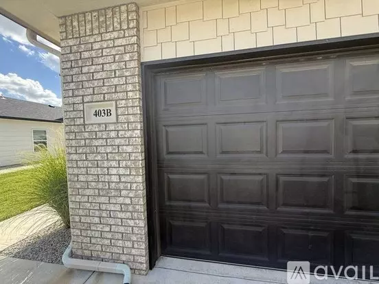 403 SE 14th Ct Unit B Apartment for rent in Newton, KS