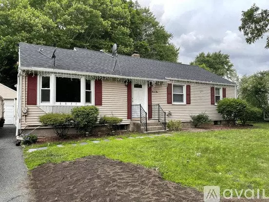 32 Aldrew Ter Apartment for rent in Springfield, MA
