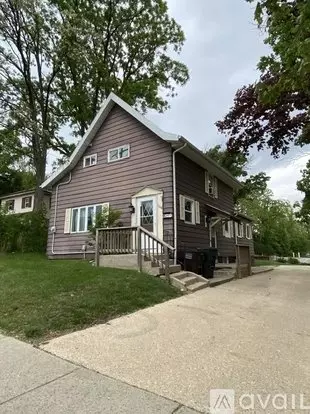 1018 W Florence St Apartment for rent in Whitewater, WI