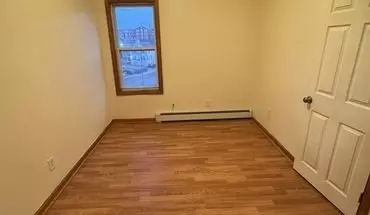 4 of 5 607 S Main St Unit 3rd Apartment for rent in Fall River, MA