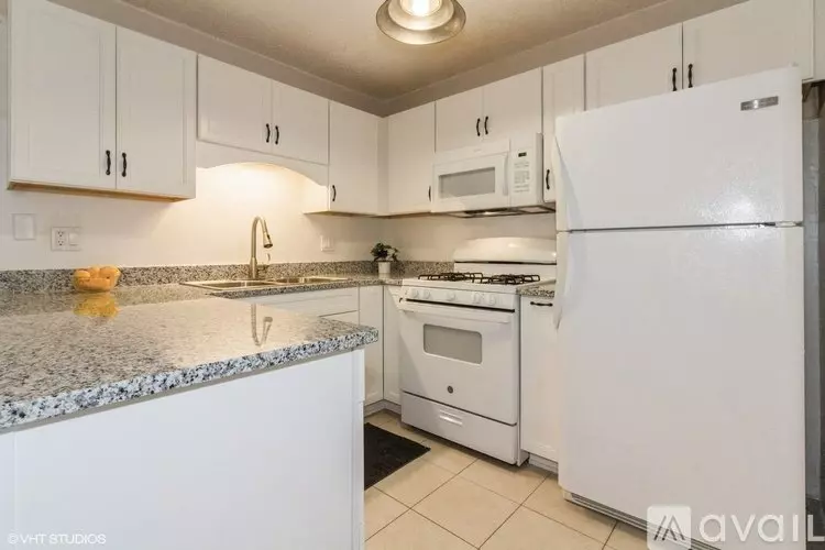 5 S 066 Pebblewood Ln Unit 1B Apartment for rent in Naperville, IL