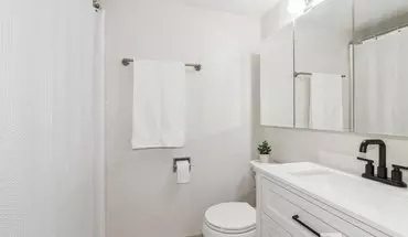 4 of 9 5 S 066 Pebblewood Ln Unit 1B Apartment for rent in Naperville, IL