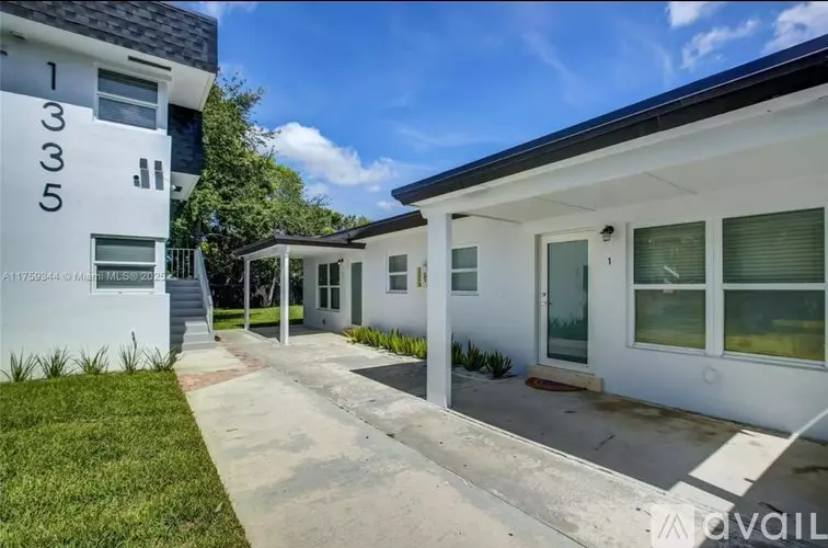 2 of 4 1335 NE 5th Ave Unit 4 Apartment for rent in Fort Lauderdale, FL