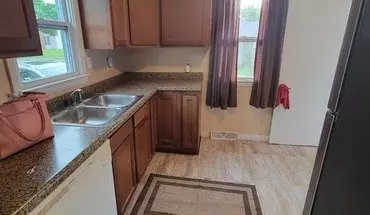4 of 20 1034 Greenwood Ave House for rent in Lansing, MI