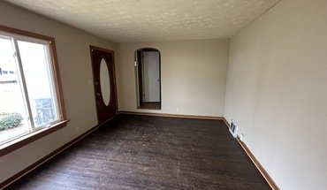 1617 Spring Ave NE Apartment for rent in Canton, OH