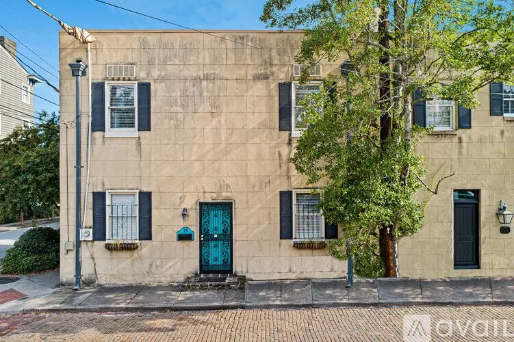 25 W Perry Ln Unit Carriage Apartment for rent in Savannah, GA