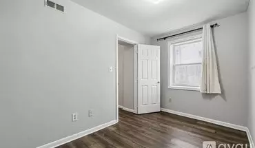 2 of 10 11 W Cross St Unit Unit Apartment for rent in Baltimore, MD