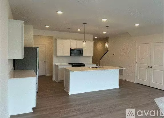 10374 Glacier Ln Unit Na N Apartment for rent in Maple Grove, MN