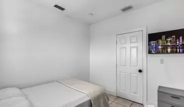 3 of 9 8119 Harding Ave Unit 11 Apartment for rent in Miami Beach, FL